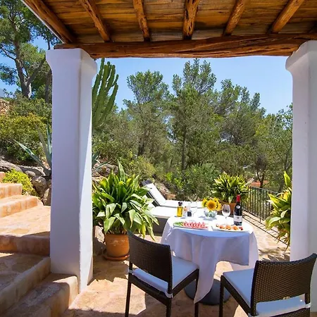 Rural & Curreu Country house